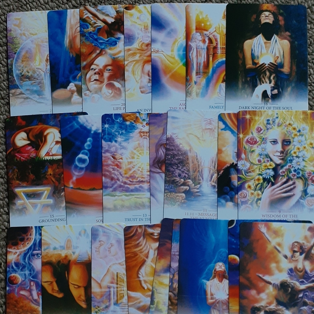 Lightworker Oracle A 44-Card Deck - Picture 5 of 7